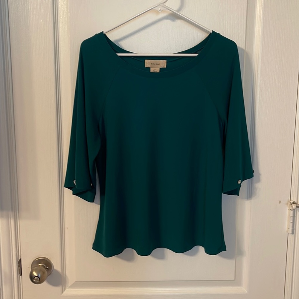 Green medium top